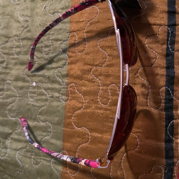 Sunglasses - Picture 4 of 4